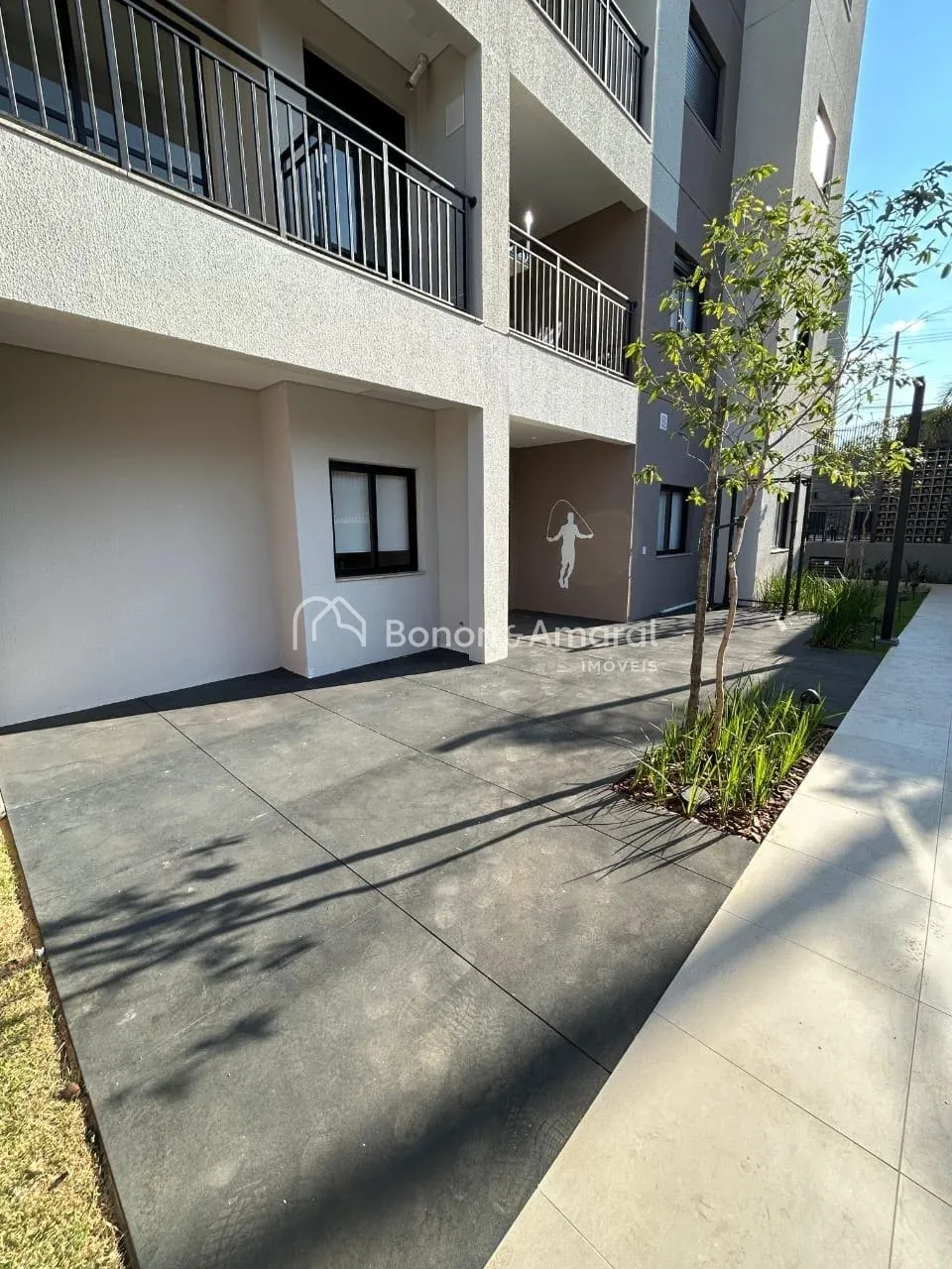 Imagem Apartamento Garden a venda com 2 Quartos sendo 1 suíte, 2 banheiros e 2 vagas Mansões Santo Antonio 61m²