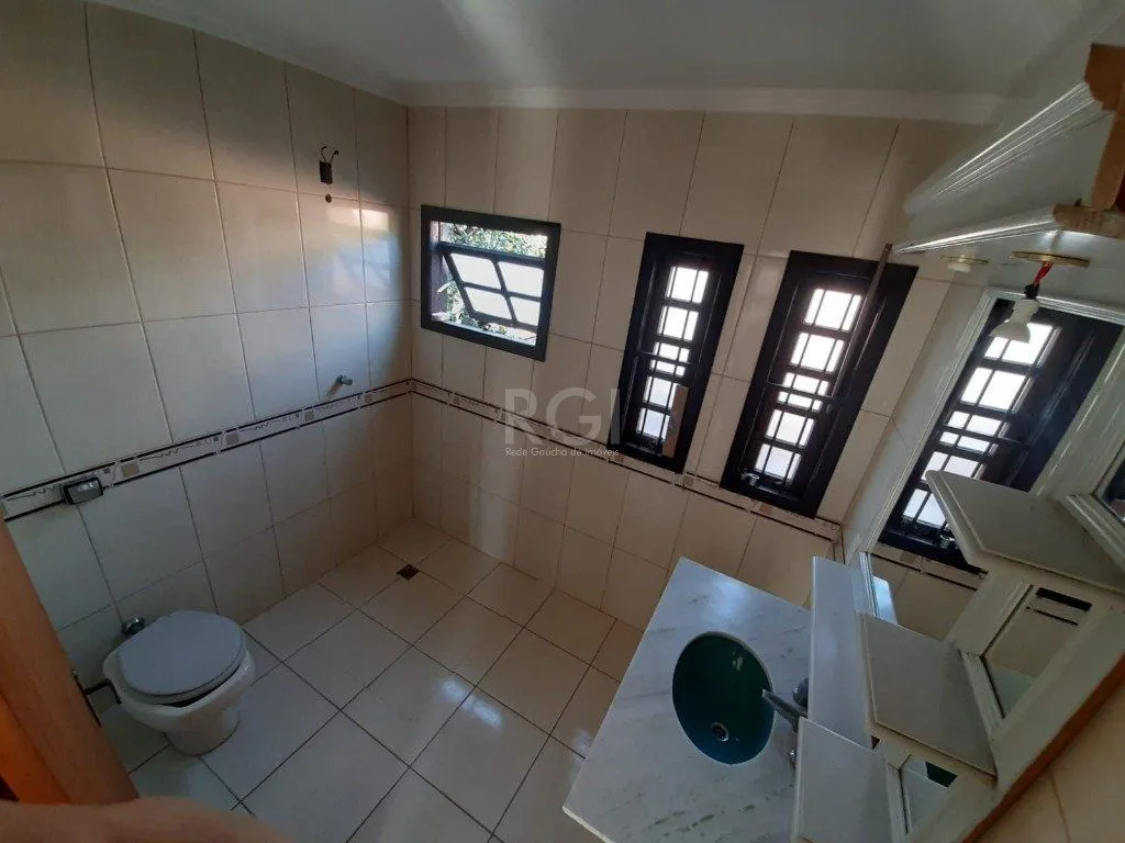 Imagem Casa para Venda - 122m², 5 dormitórios, sendo 2 suites, 2 vagas - Teresópolis