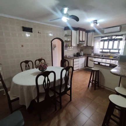 Imagem Casa Averbada à venda em Joinville, bairro Saguaçú
