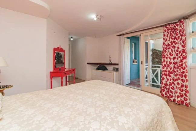 Imagem Casa para venda no bairro Chácara das Pedras em Porto Alegre