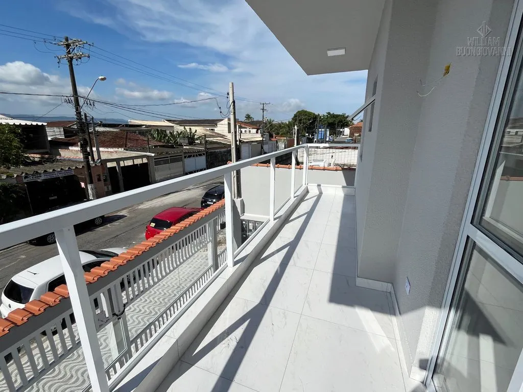 Imagem Casa de condomínio na Vila Tupi, 2 Dormitórios com Suíte! Sobreposta com Sacada!