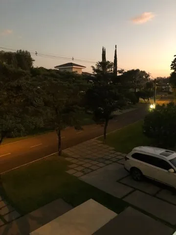 Imagem Magnífico sobrado, em estilo moderno, no Lago Azul Residencial e Golfe Clube com 550m².