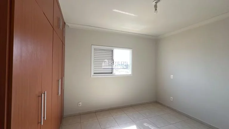 Imagem Apartamento de 3 dormitórios com churrasqueira e suíte no Condomínio Residencial Inatalândia III, no bairro Olinda, em Uberaba!