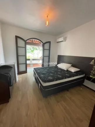 Casa Beira-Mar à Venda em Canto Grande – Bombinhas/SC (Mar Sem Ondas)