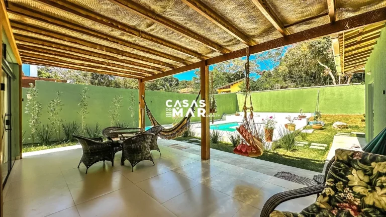 Imagem Casa moderna em condomínio à venda em Búzios-RJ, 3 suítes, 4 banheiros, 2 vagas, 250m² na Baía Formosa. Aproveite!