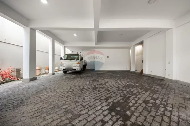 Imagem Casa bem localizada com 4 dormitórios 2 suíte 7 vagas 382m2