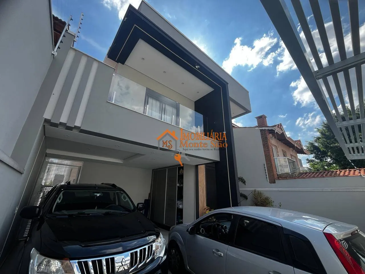 Imagem Sobrado com 4 dormitórios à venda, 210 m² por R$ 3.500.000,00 - Parque Renato Maia - Guarulhos/SP
