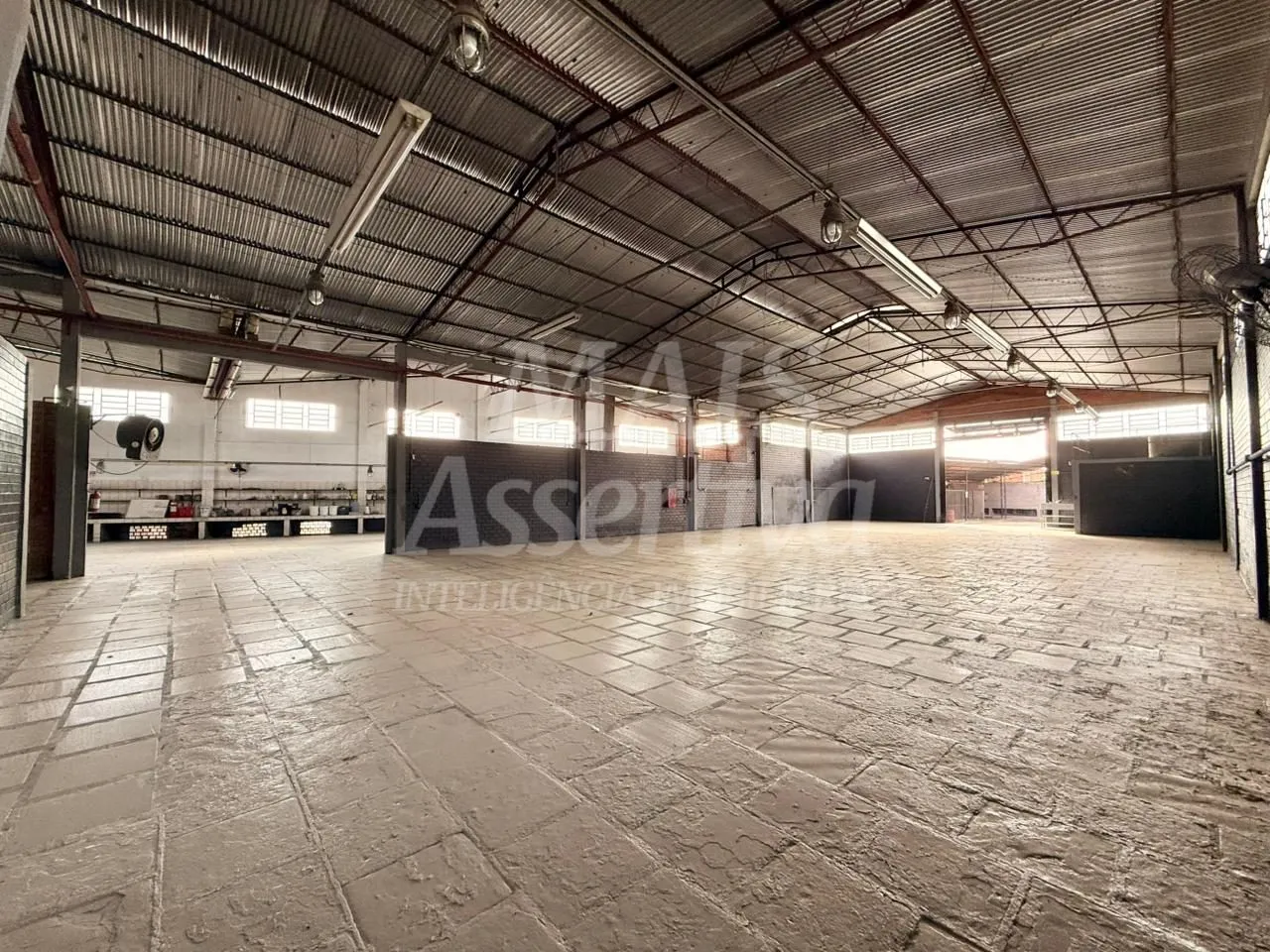 Imagem Prédio comercial pra locação de 1.440m² e terreno de 2.000m² - Novo hamburgo