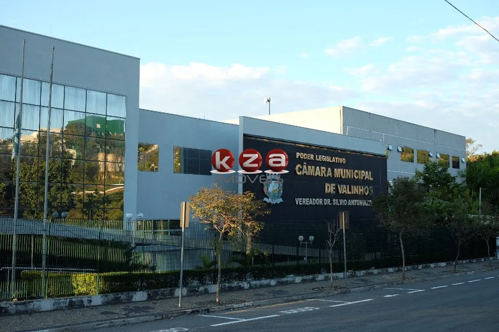 Imagem Sala Comercial de Alto Padrão no Centro Empresarial Vértice em Valinhos-SP: 2 salas, 2 banheiros, 2 vagas, 77m². Aproveite!