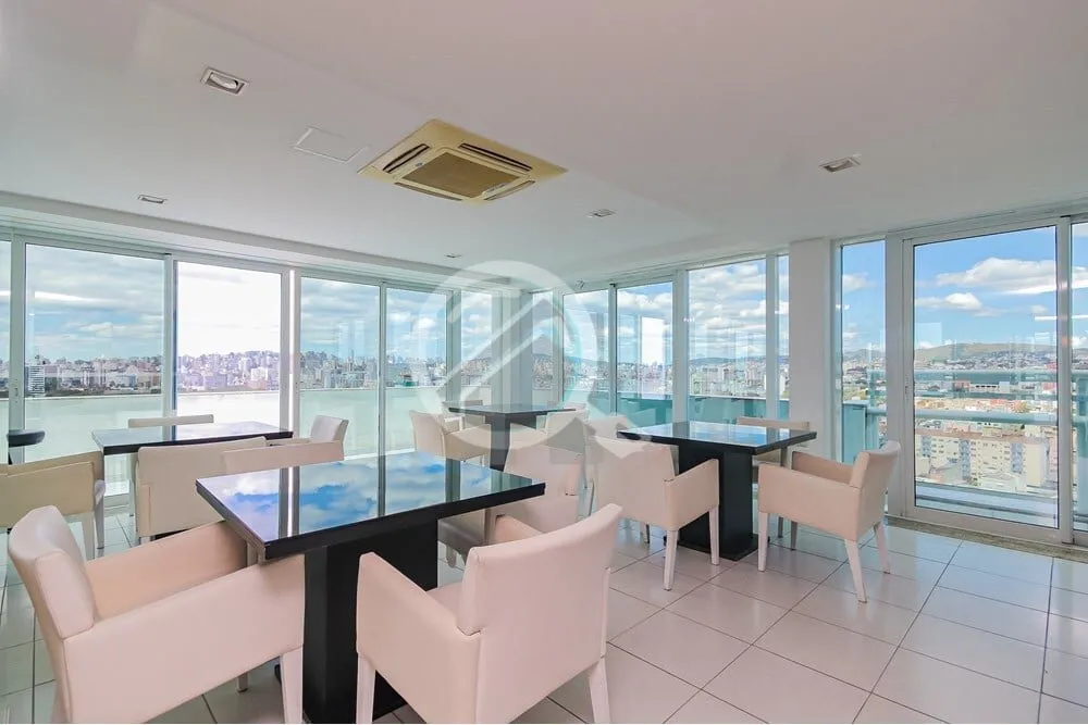 Imagem Apartamento impecável, semi-mobiliado na Cidade Baixa, condomínio referência na região com linda...
