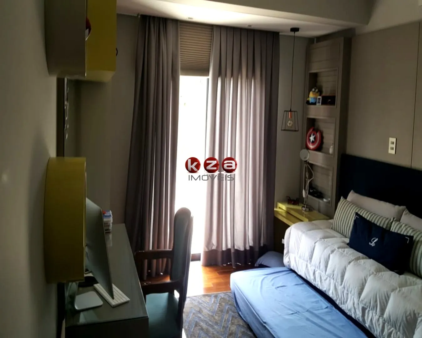 Imagem Luxuosa casa de alto padrão no Condomínio Portal do Lago em Valinhos-SP: 3 suítes, 3 salas, 5 banheiros, 4 vagas de garagem, 454m².