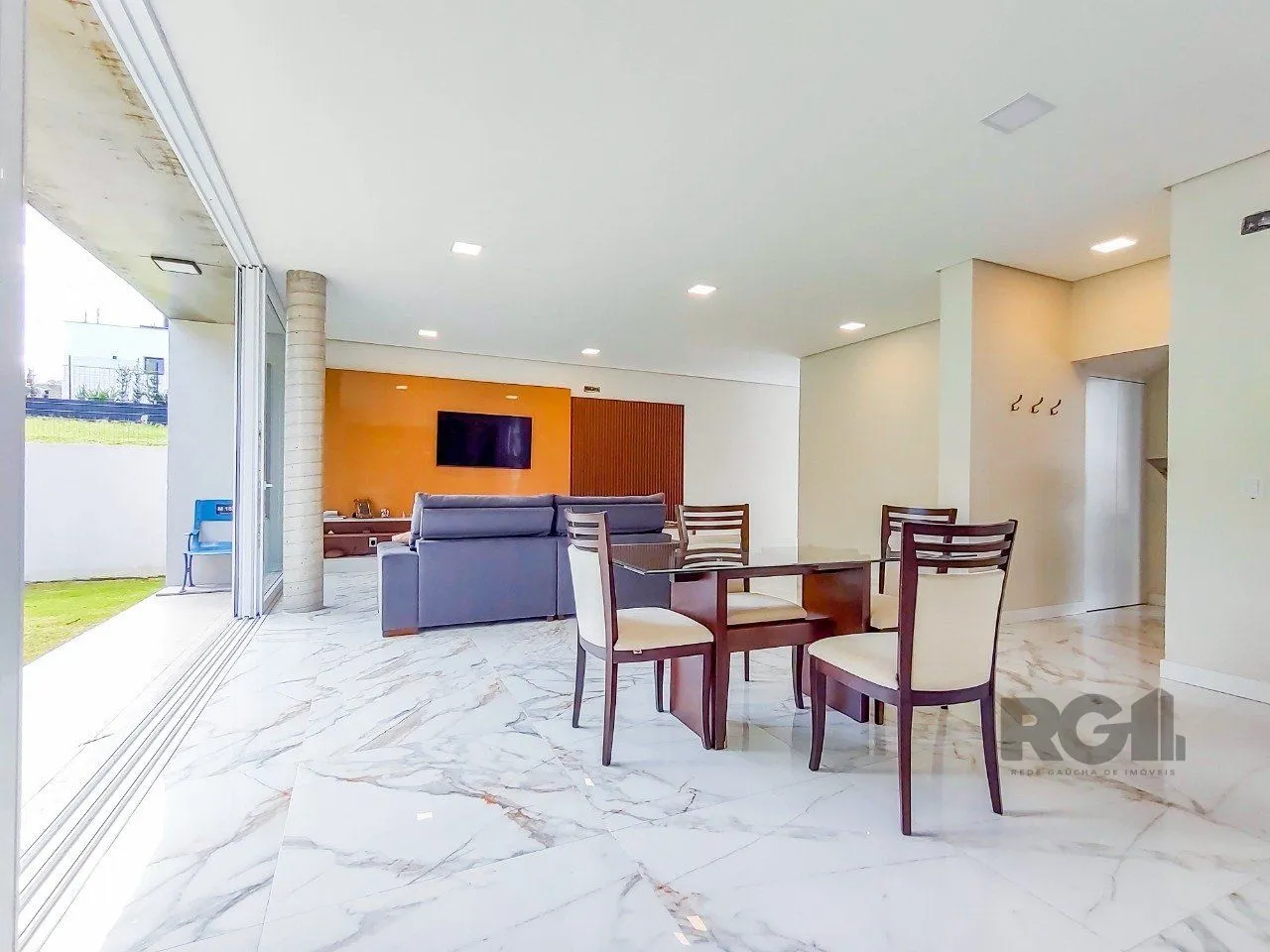 Imagem Casa com 284m² - em terreno de 566m² - Alphaville Porto Alegre