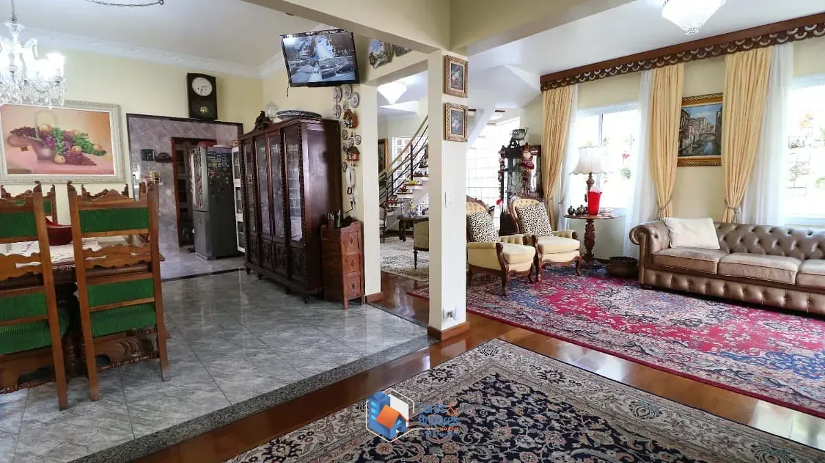 Imagem Sobrado para venda em Santo Amaro com 3 quartos, sendo 3 suítes, 283.79m²