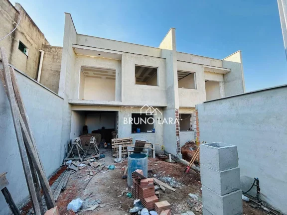Imagem Casa duplex à venda no bairro Jardim Petrópolis- Betim/MG