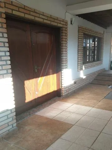 Imagem VENDA DE SOBRADO NO PARQUE NOSSA SRA. DO CARMO, 258m² com 2 suítes, churrasqueira, sala com lareira, quintal amplo e 06 vagas. CONSULTE-NOS.