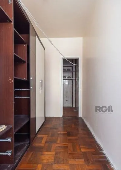 Imagem Apartamento no bairro Floresta de 2 dormitórios dependência e vaga DESOCUPADO