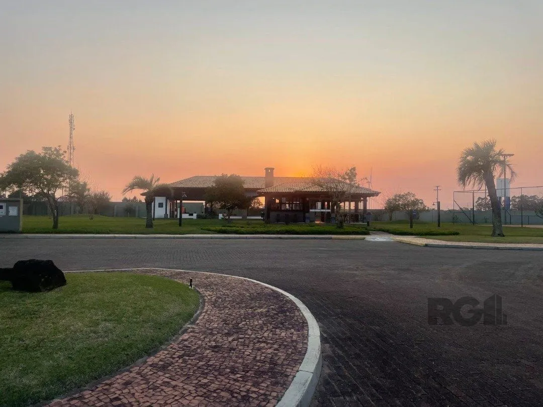 Imagem Casa de Condomínio em Atlântida Sul