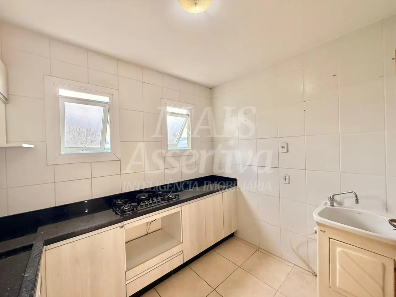 Imagem Apartamento no 3º andar, semi mobiliado para venda - Monte Brasil