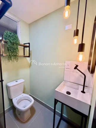 Imagem Excelente oportunidade no Cambuí! 
Apartamento com 100m² de área útil, totalmente reformado e pr...