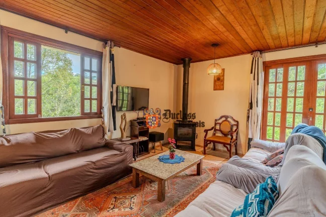 Imagem Chácara com 4 dormitórios à venda, 5850 m² por R$ 750.000,00 - Parque da Ferradura - Campos do Jordão/SP