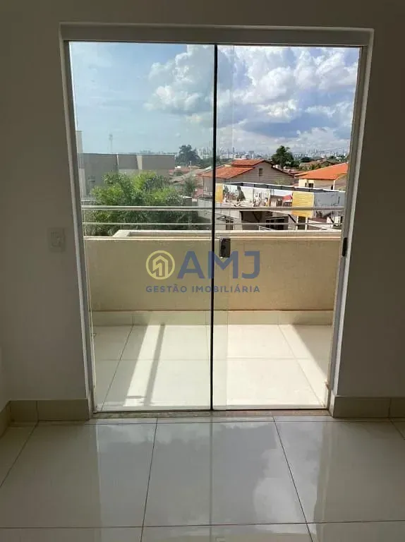 Imagem Sobrado a Venda - Condomínio Jardim Imperial no St. Goiânia 2