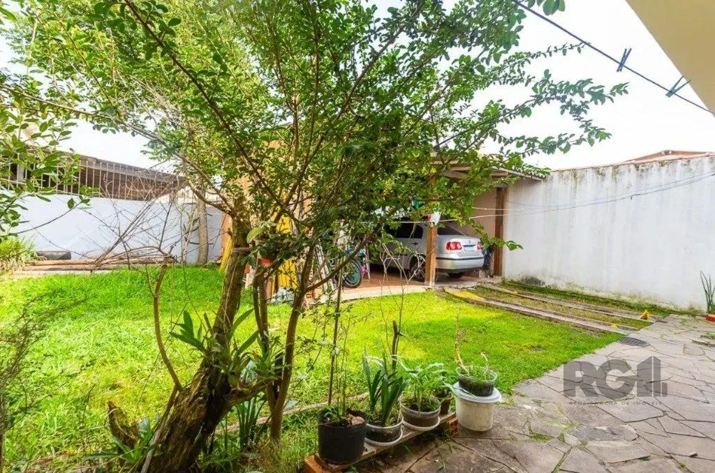 Imagem Casa 160m², 3 dormitórios, 4 vagas no bairro Cristo Redentor