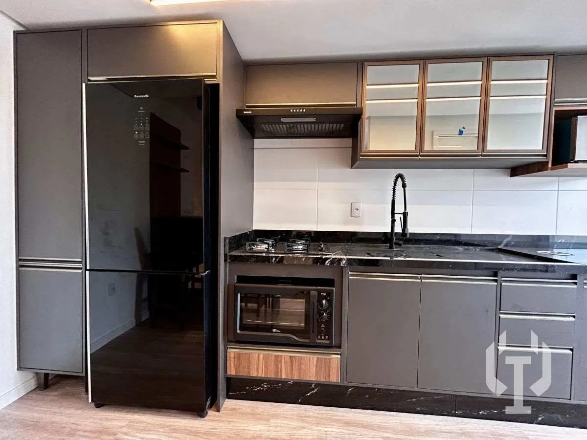 Imagem Oportunidade para quem deseja morar ou investir, apartamento 100% mobiliado, pronto para uso, 2 dormitórios em ótima localização