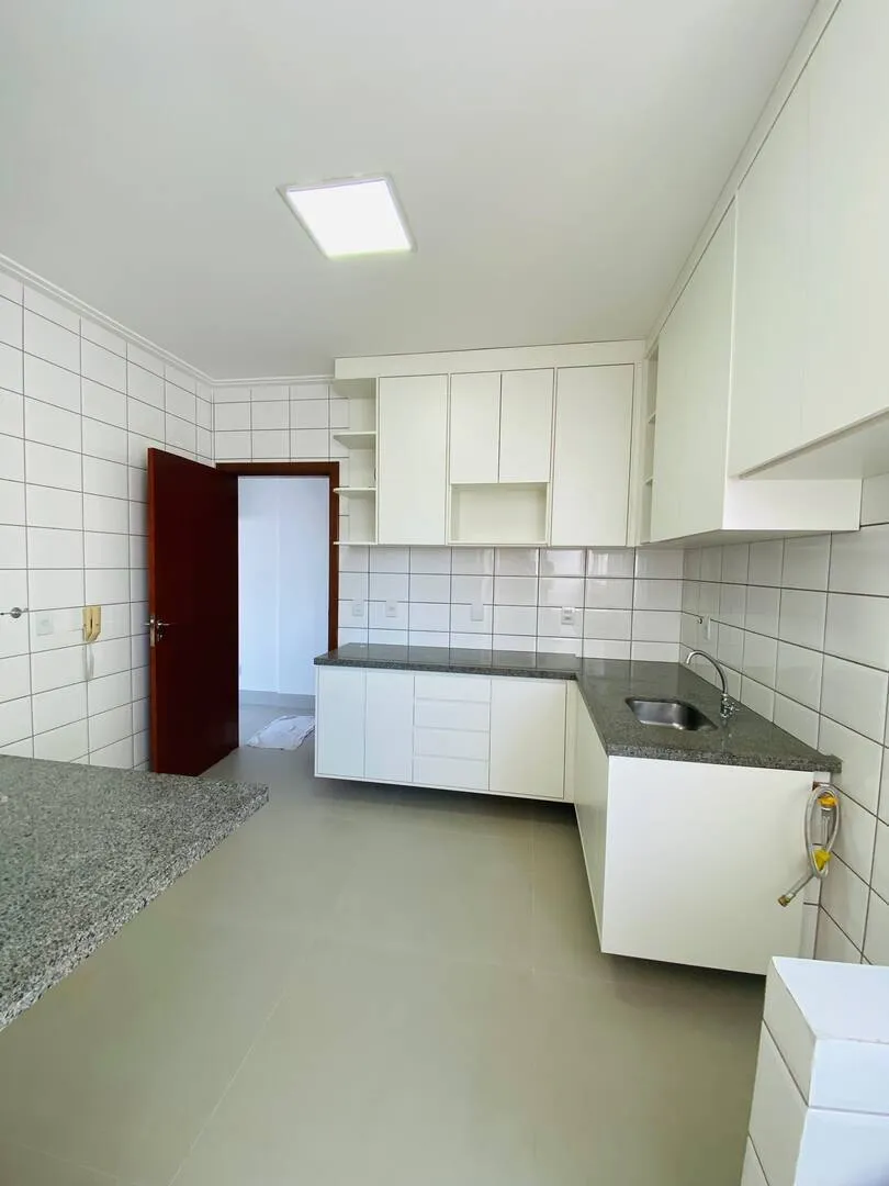 Foto do imóvel Apartamento Edifício Miami Gardens 3 Quartos 3 Banheiros em Rua das Pérolas
