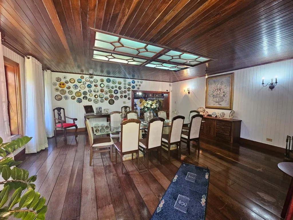 Imagem Casa em Condomínio para Venda em Teresópolis / RJ no bairro Parque do Imbui
