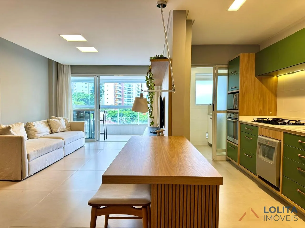 Imagem APARTAMENTO COM 3 QUARTOS SENDO 1 SUÍTE À VENDA NO BAIRRO AGRONÔMICA - FLORIANÓPOLIS/SC