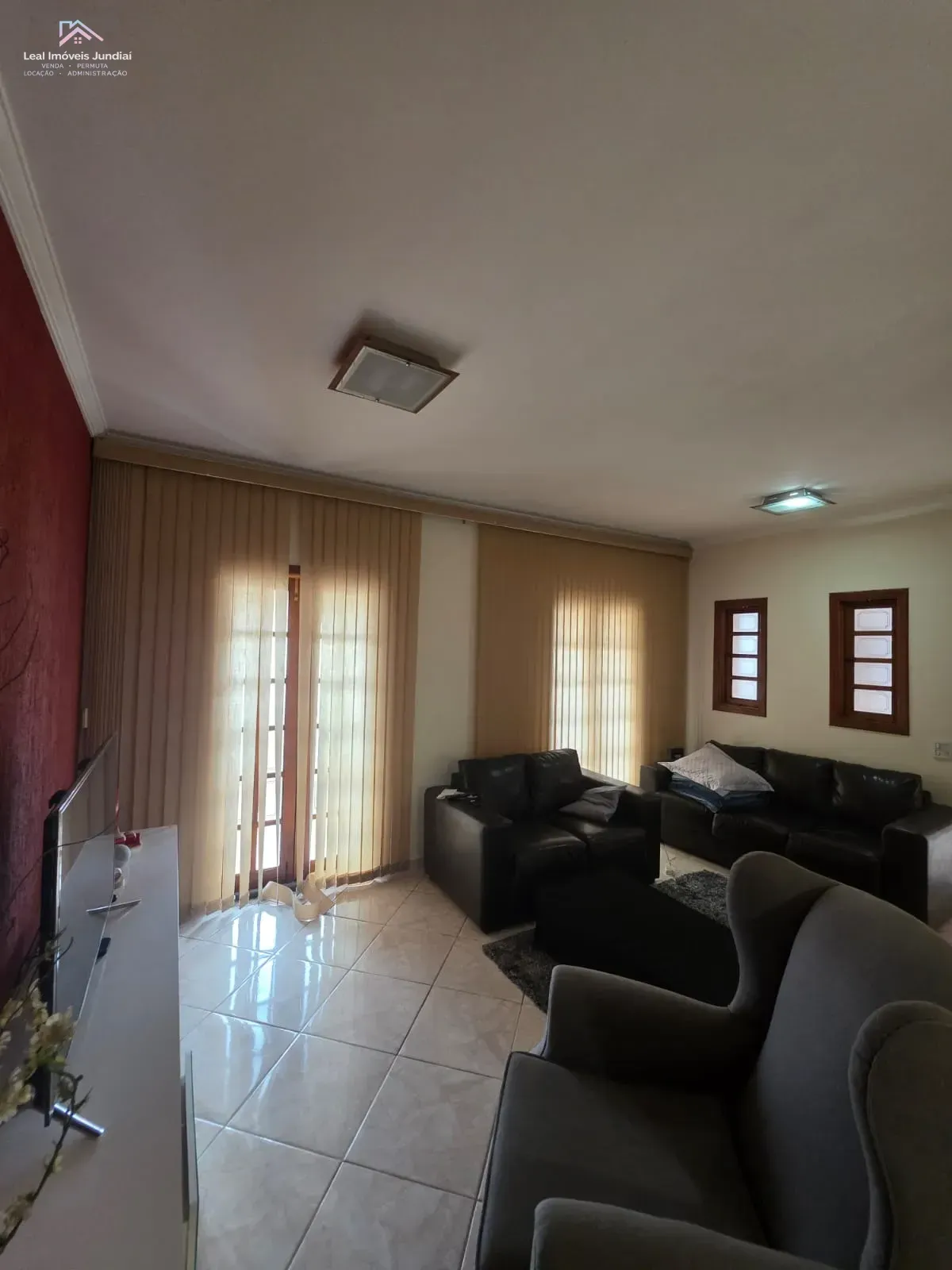 Imagem Casa à venda - Área útil 150 m2 com 2 dormitórios sendo 1 súíte - 2 vagas - Excelente Oportunidade d