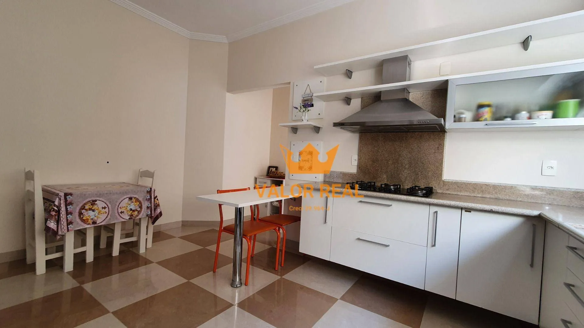 Imagem Casa Condominio na Malota Super oferta - 394 m2 AC, 5 dorm, Escrit. 10 vagas.