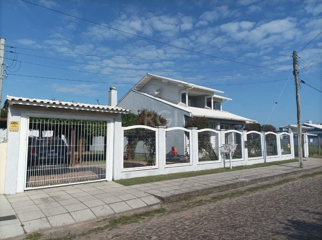 Imagem Casa para Venda 3 dormitórios 2 vagas - Capão Novo