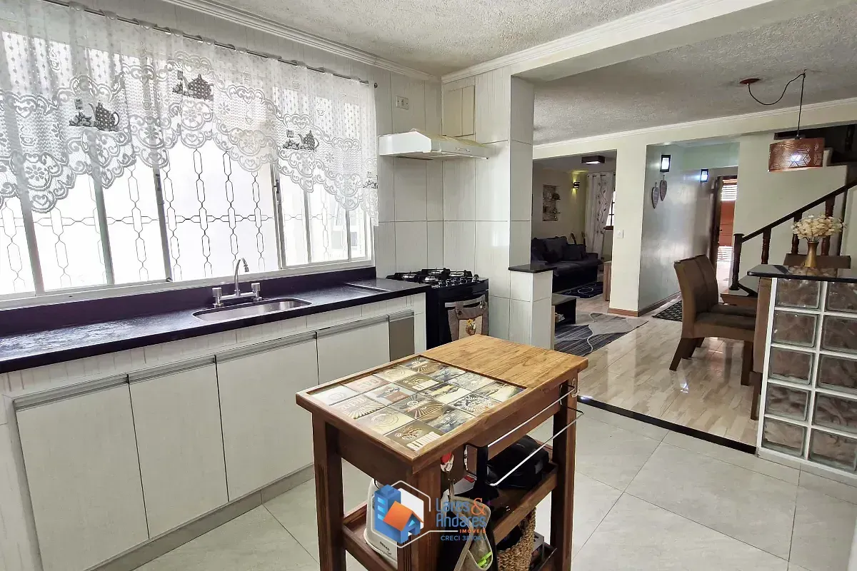 Imagem Sobrado para venda em Jaçanã com 4 quartos, sendo 1 suíte, 142m²