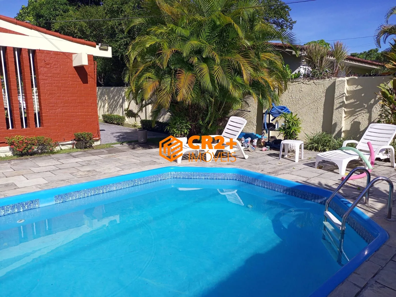 Imagem Vendo Casa 242m² com 3 Quartos sendo 1 Suíte, no Engenho do Meio.- 842m² total