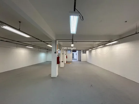 Imagem Loja com 1300m² na Av. Jabaquara.