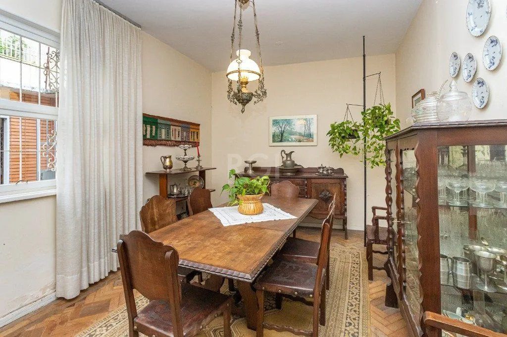 Imagem Casa no bairro Petrópolis de 3 dormitórios