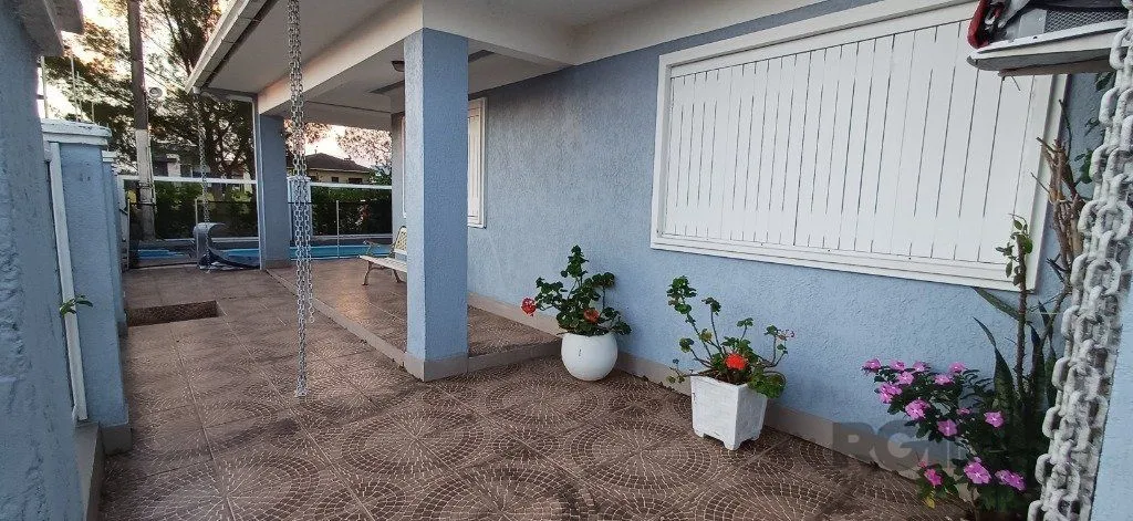 Imagem Ótima casa com 4 dormitórios na Praia de Atlântida Sul (Osório-RS)