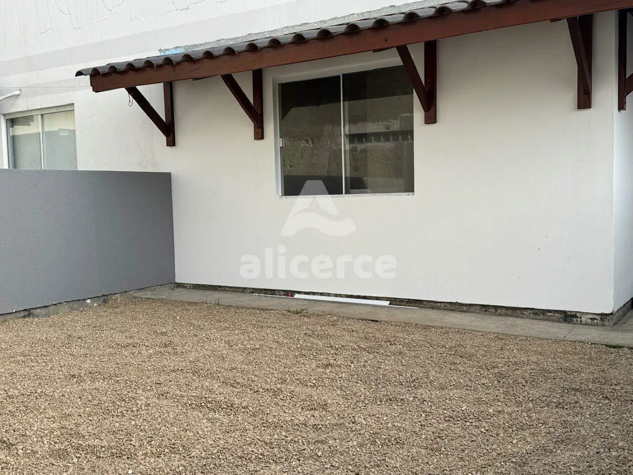 Imagem Apartamento com 2 dormitórios com Espaço Privativo e Churrasqueira na Barra do Aririú