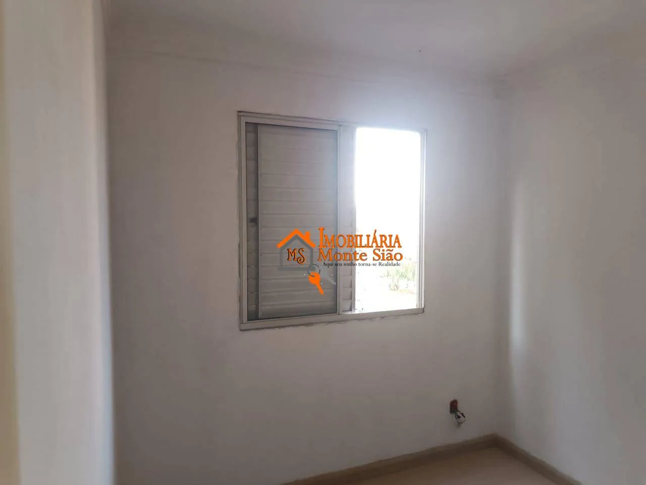 Imagem Apartamento com 2 dormitórios à venda, 42 m² por R$ 240.000,00 - Água Chata - Guarulhos/SP