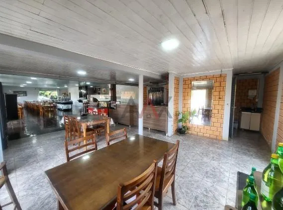 Imagem Imóvel Comercial a venda, atualmente com restaurante em funcionamento.