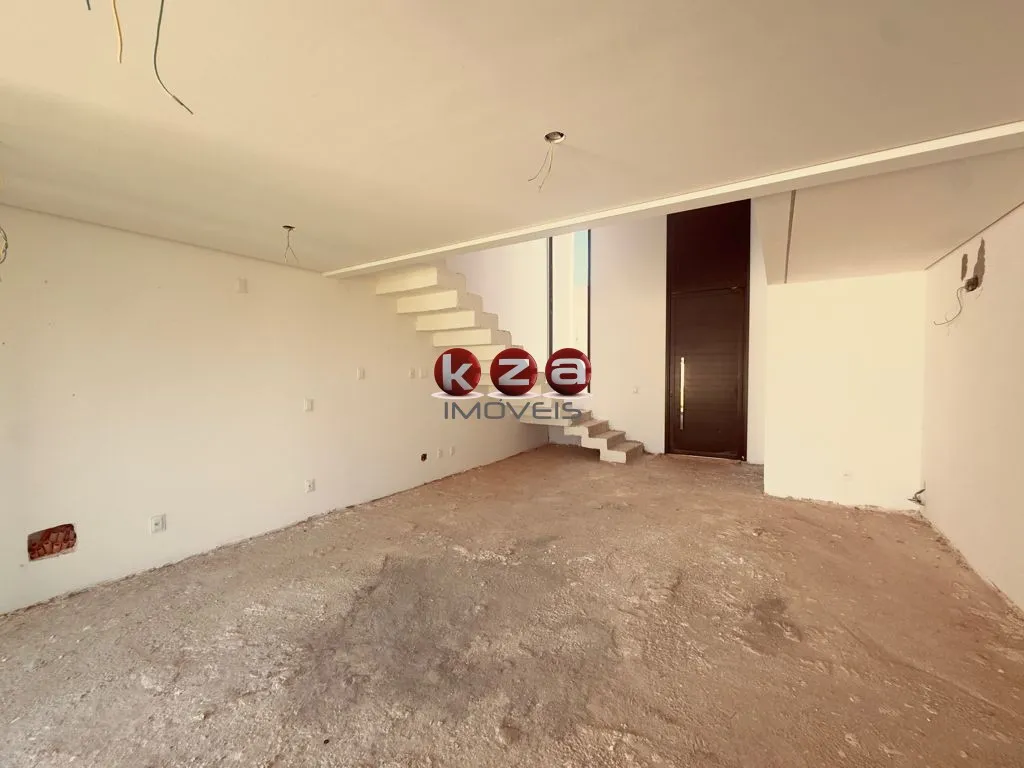 Imagem Casa a venda no Condomínio Villa Arte 28 em Vinhedo-SP: 3 suítes, 2 salas e 140m² de área e 268 de terreno!