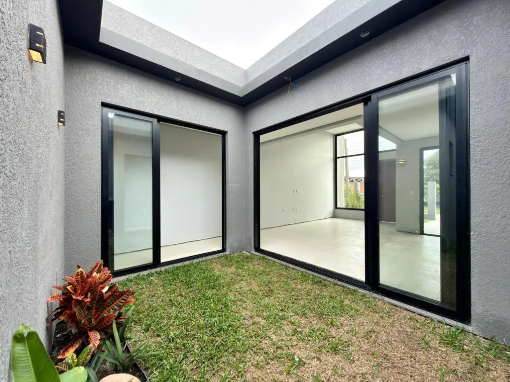 Imagem Casa 3 Dormitórios - Bairro Noiva do Mar