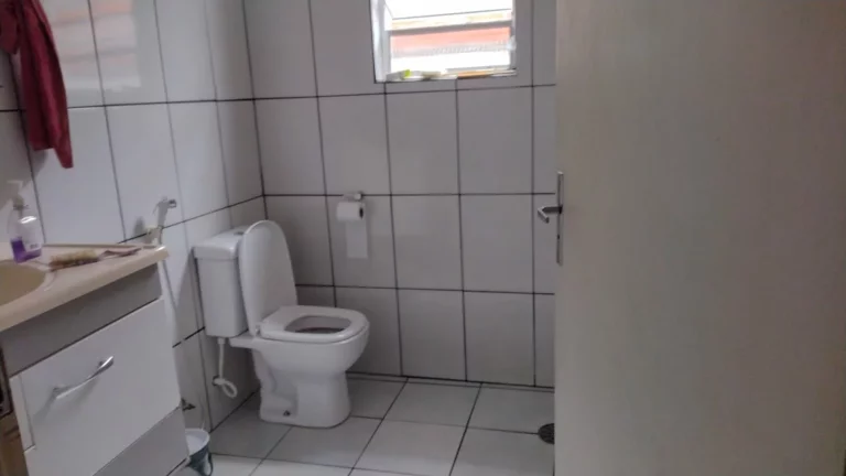 Imagem CASA TÉRREA COM DOIS DORMITÓRIOS PARA VENDA OU TROCA.