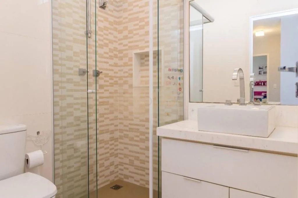 Imagem Sofisticação e conforto em casa de alto padrão no Condomínio Ibiti Royal Park