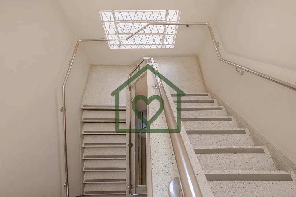 Imagem Descubra o refúgio perfeito em um elegante apartamento residencial, disponível para venda no charm...