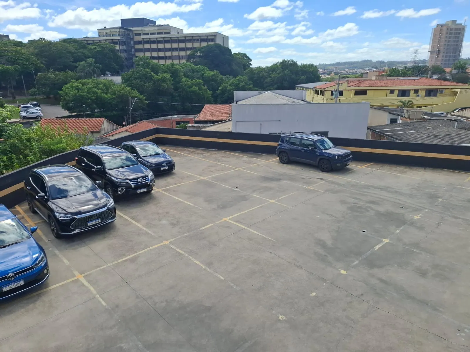 Imagem Sala comercial 200m² Condomínio Black e Whitte- Sorocaba/SP