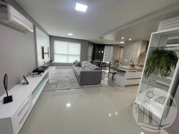 Imagem Apartamento Alto Padrão à Venda com 3 Suítes e 3 Vagas em BC