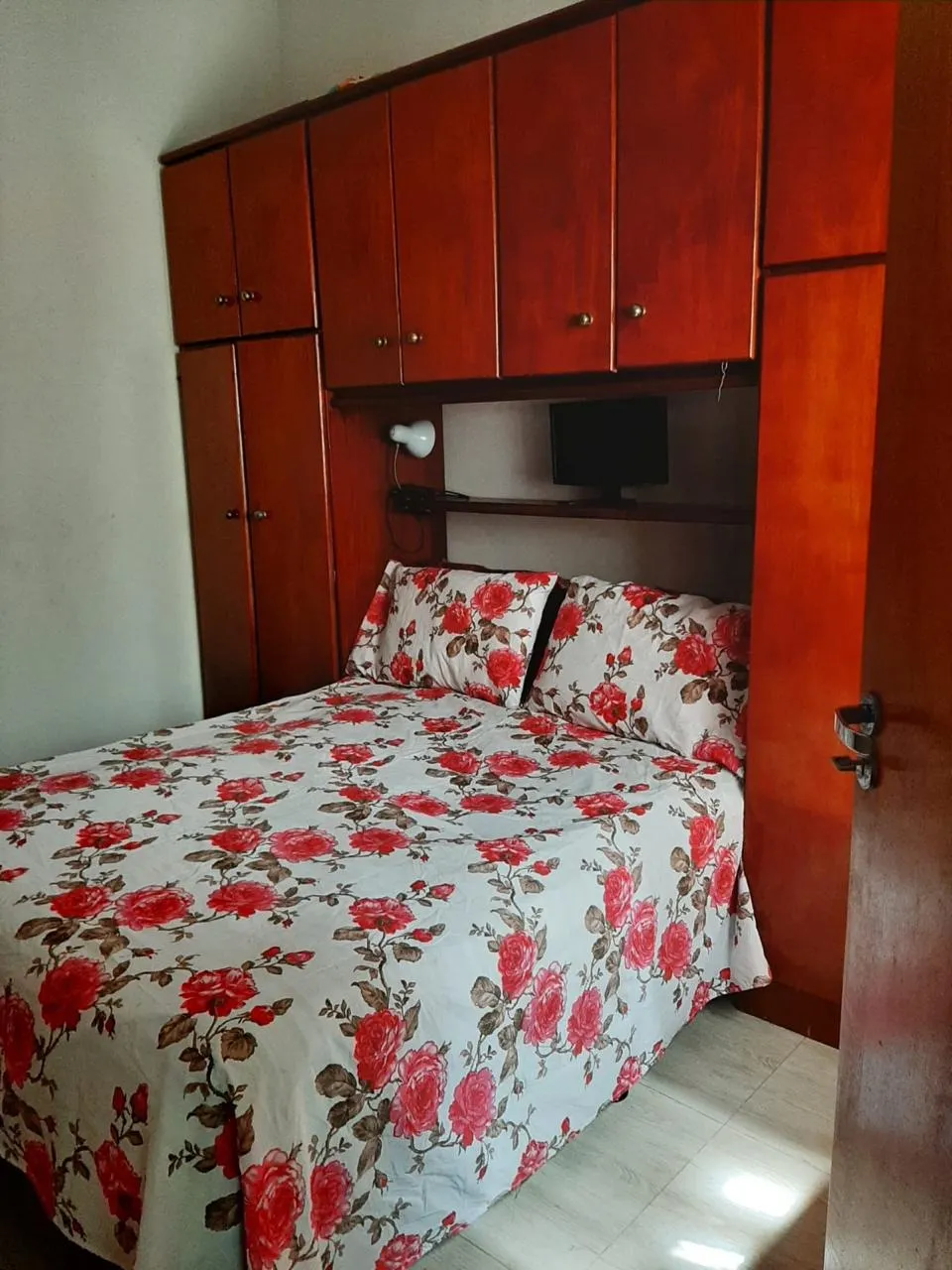 Imagem Linda Casa no Jardim Itália, Sorocaba - 3 Quartos, Suíte, Amplo Quintal e Área Gourmet