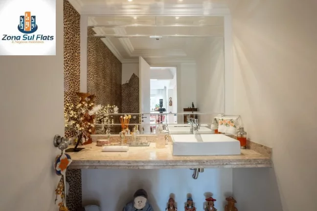 Imagem Apartamento Alto Padrão à Venda Em Moema Com 3 Suítes e 5 Vagas